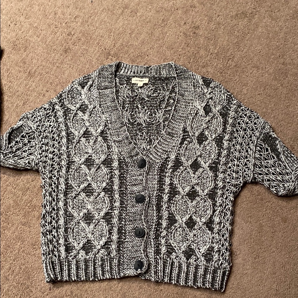 Gray Cable Knit Size Medium Cardigan Sweater with V-Neck Fall Winter